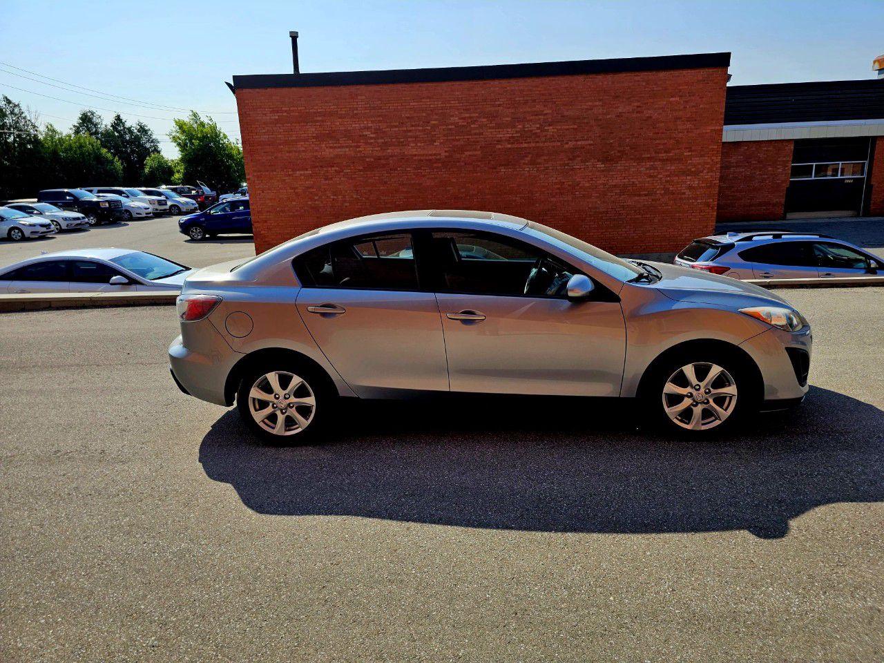 2011 Mazda MAZDA3 4dr Sdn Auto GS - Photo #4
