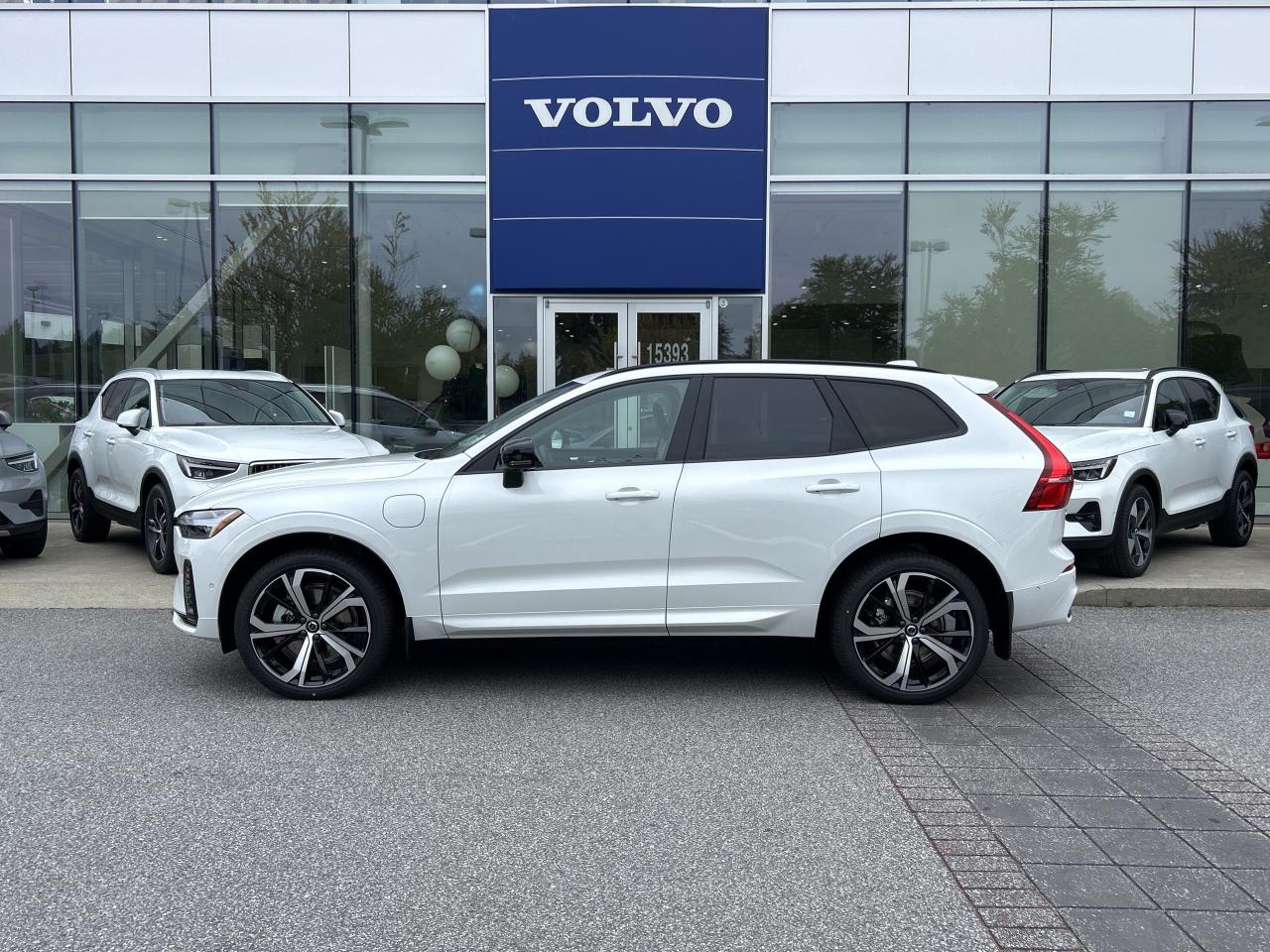 New 2025 Volvo XC60 Plug-In Hybrid T8 AWD Ultra Dark Theme for sale in Surrey, BC
