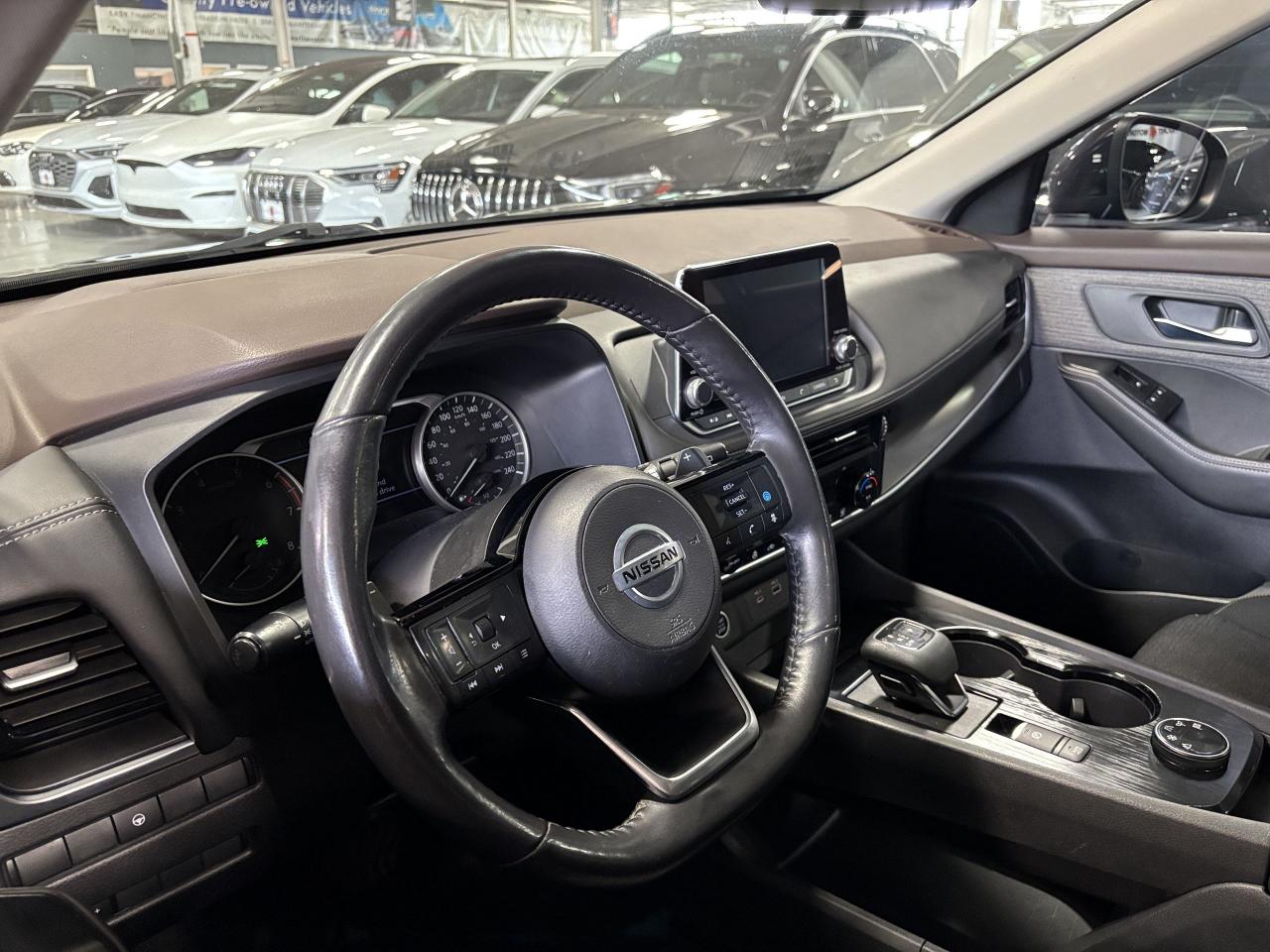 2021 Nissan Rogue SV AWD|ALLOYS|PANORAMICROOF|HEATEDSEATS|360CAM|+++ - Photo #14