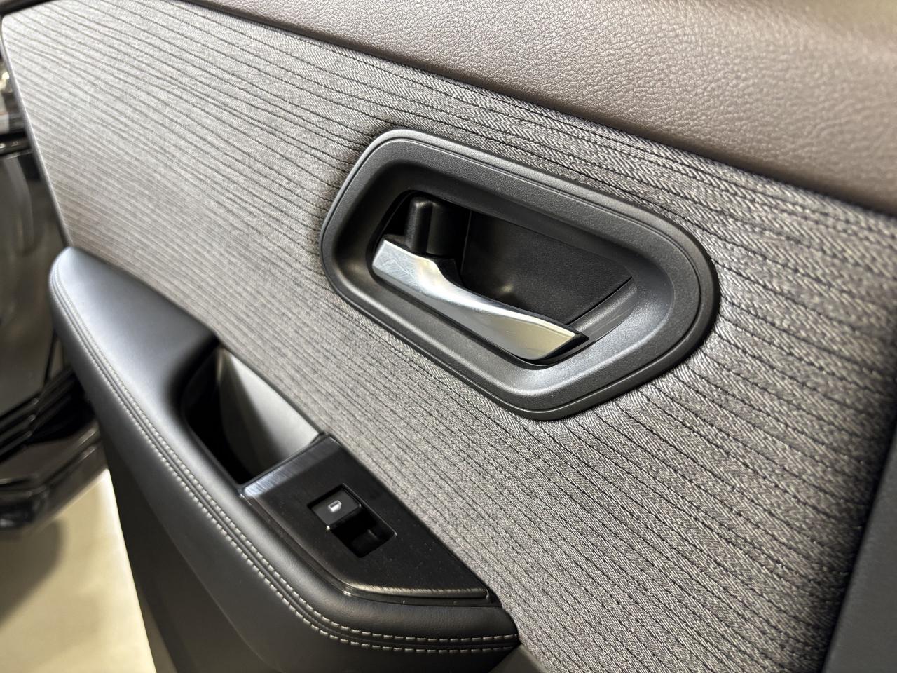 2021 Nissan Rogue SV AWD|ALLOYS|PANORAMICROOF|HEATEDSEATS|360CAM|+++ - Photo #11