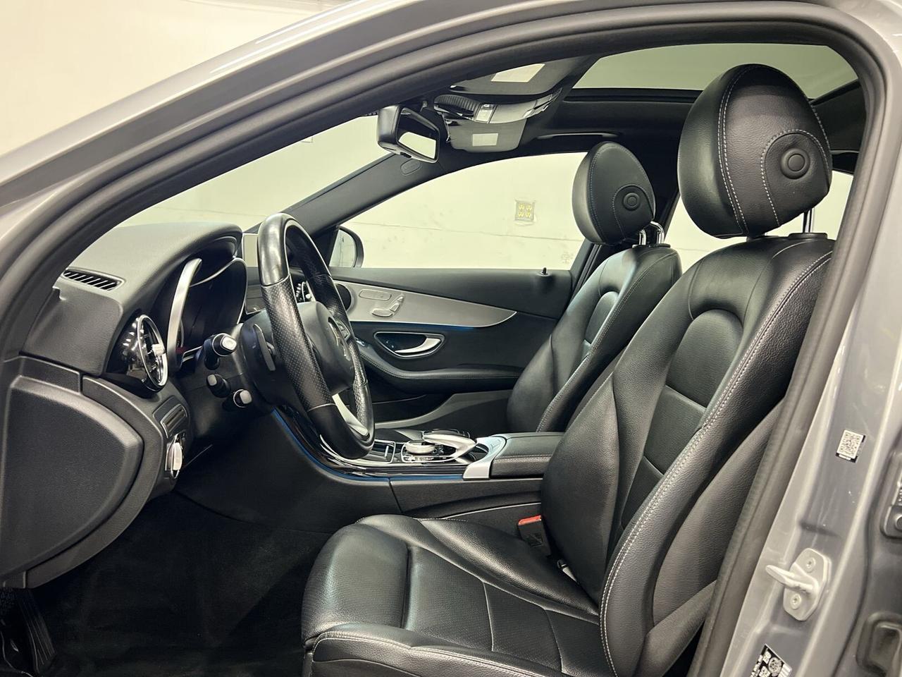 2016 Mercedes-Benz C-Class PREMIUM AWD | PANO ROOF| LOW KMS!! | HTD LEATHER Photo