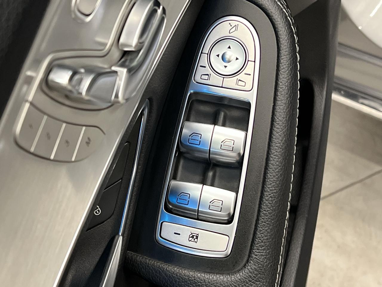 2016 Mercedes-Benz C-Class PREMIUM AWD | PANO ROOF| LOW KMS!! | HTD LEATHER Photo