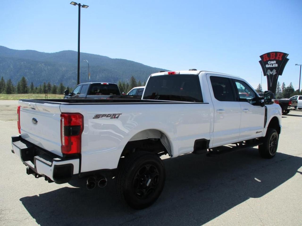 2023 Ford F-350 SD XLT CREW 4X4 DIESEL Photo4