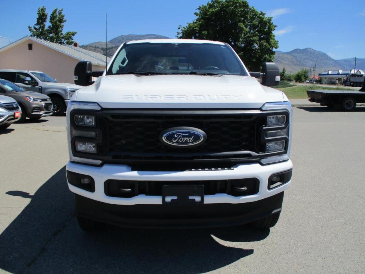 2023 Ford F-350 SD XLT CREW 4X4 DIESEL Photo1