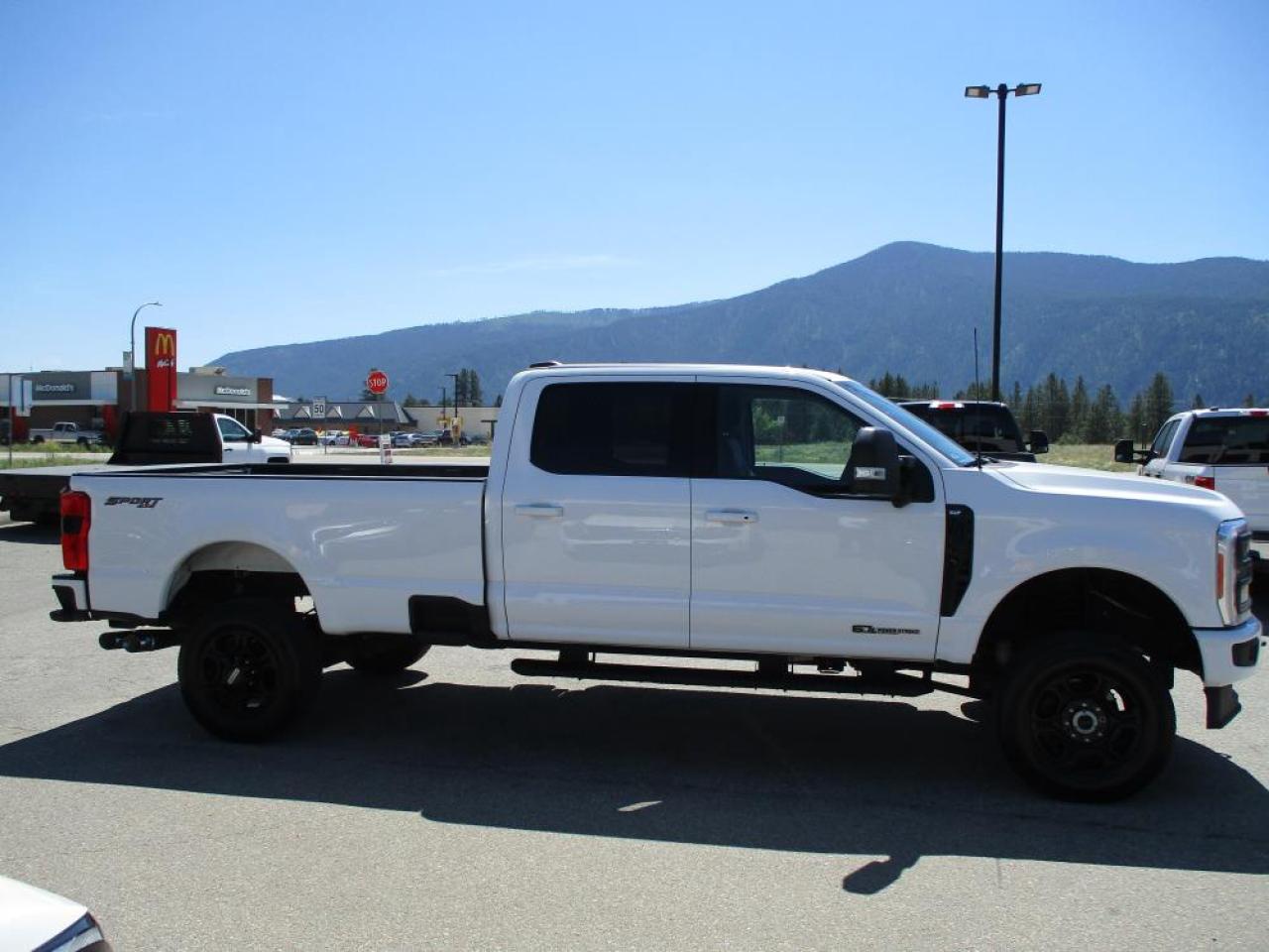 2023 Ford F-350 SD XLT CREW 4X4 DIESEL Photo3