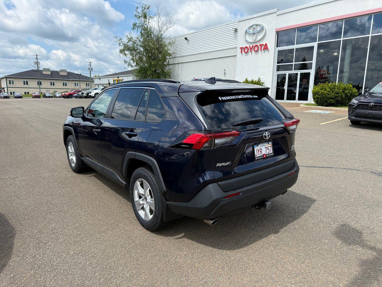 2021 Toyota RAV4 XLE Photo