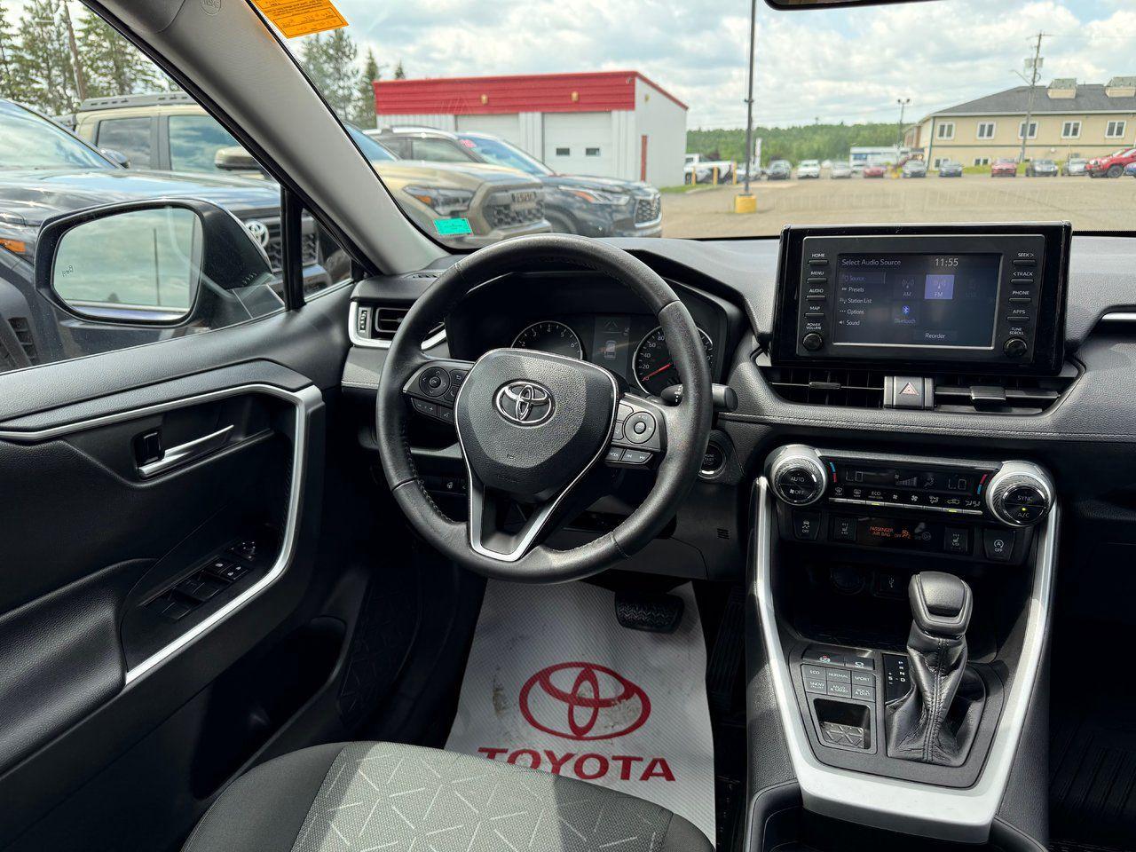 2021 Toyota RAV4 XLE Photo