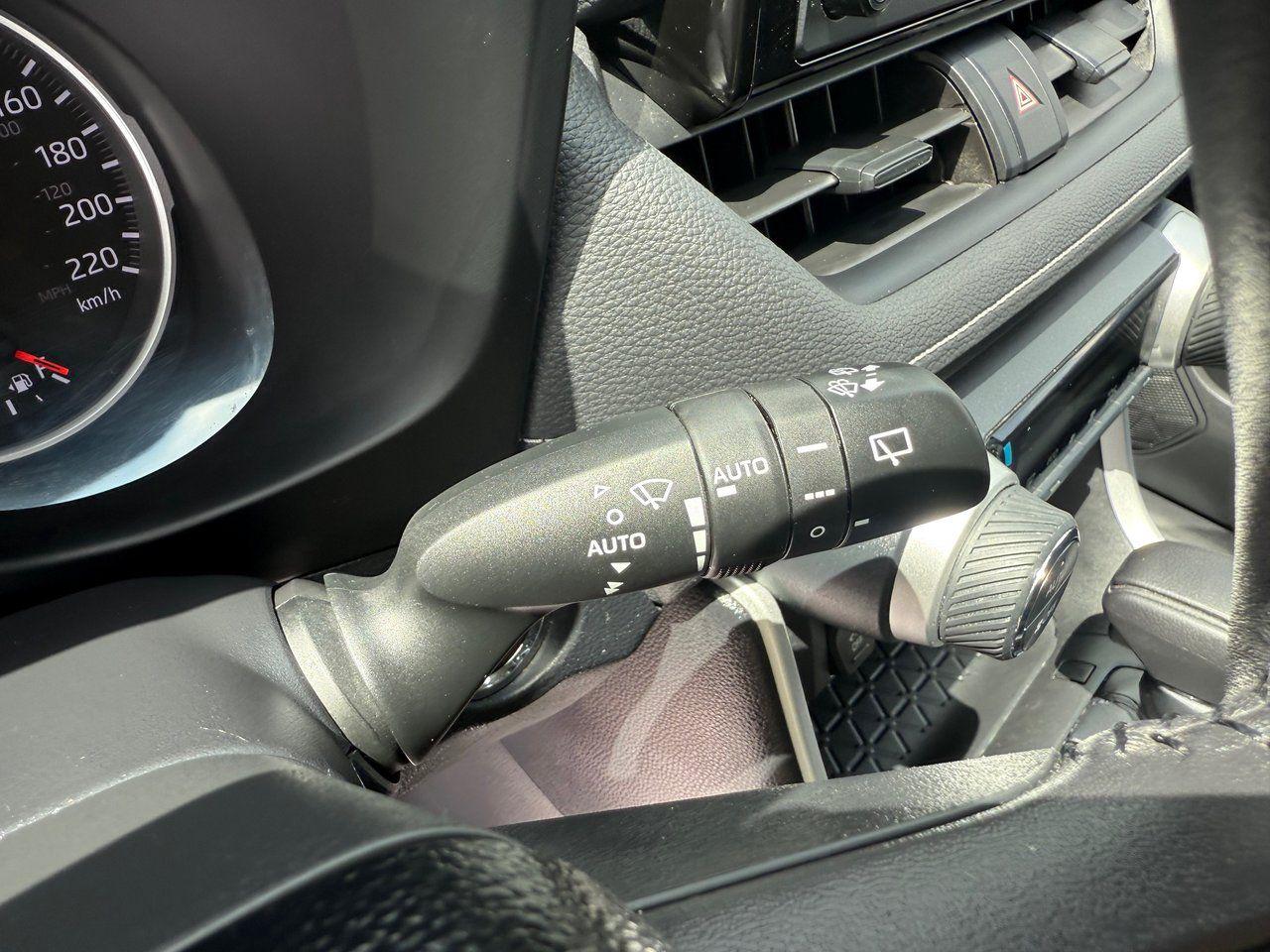 2021 Toyota RAV4 XLE Photo