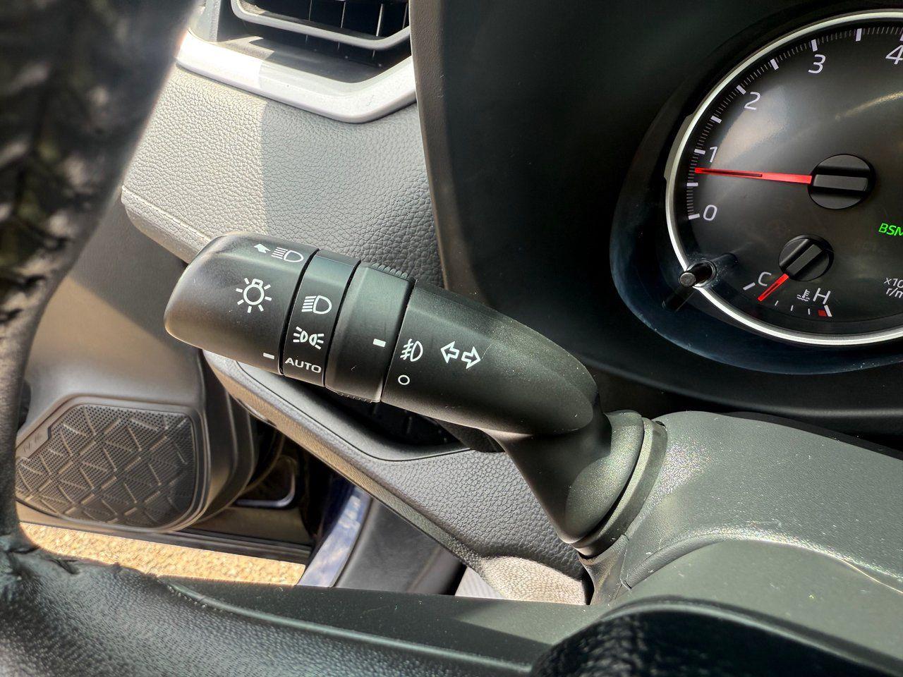2021 Toyota RAV4 XLE Photo