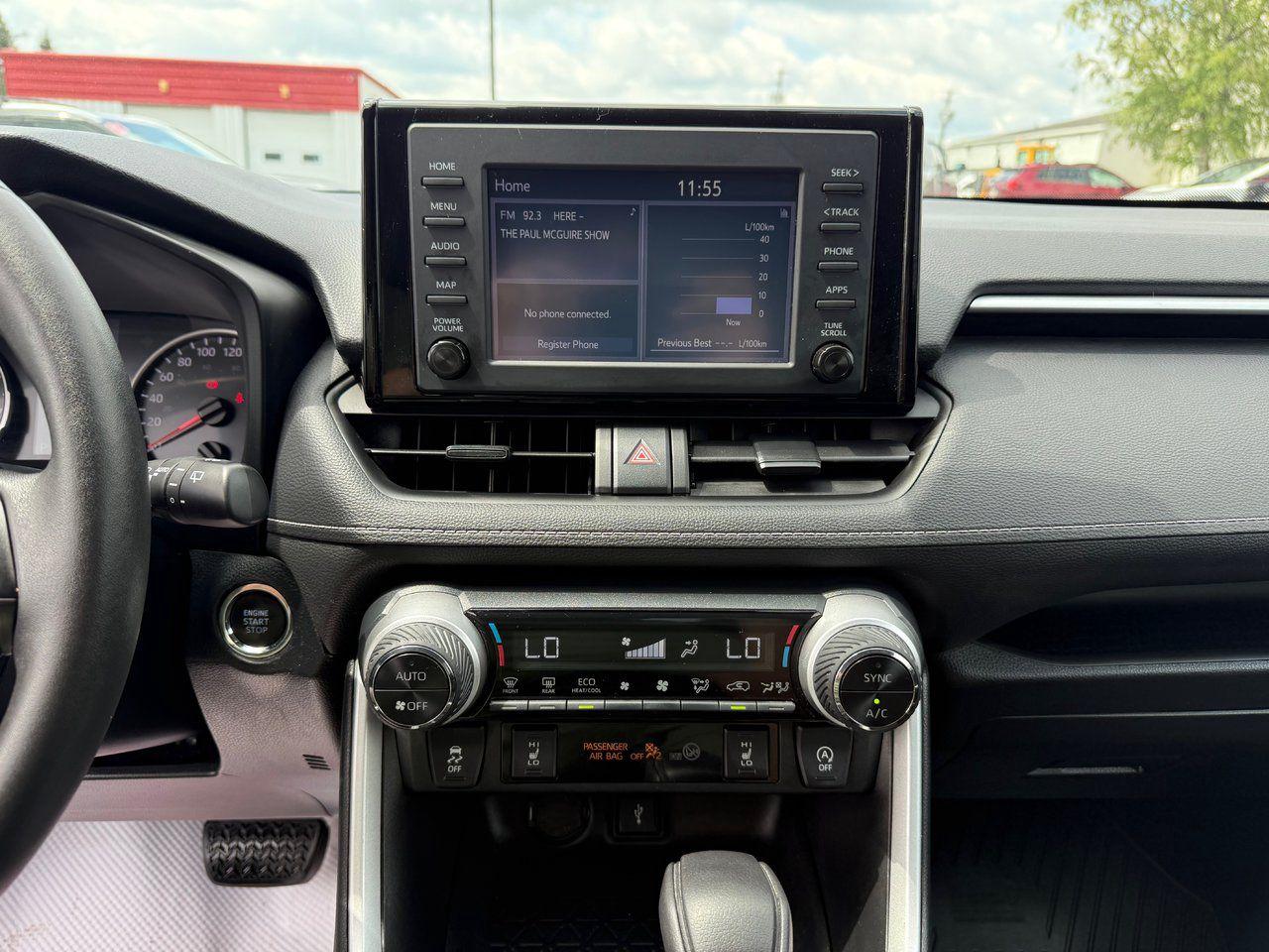 2021 Toyota RAV4 XLE Photo