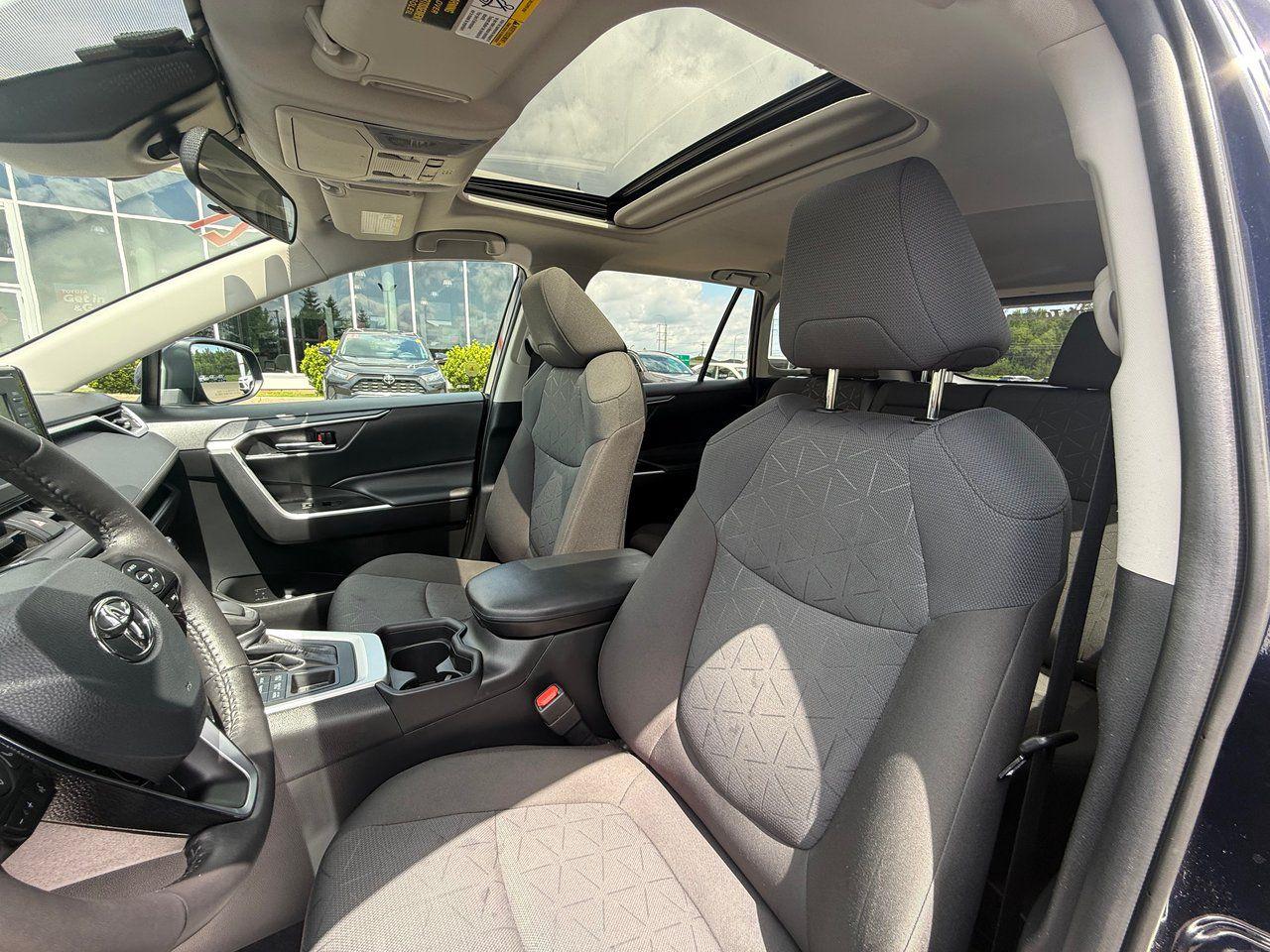 2021 Toyota RAV4 XLE Photo