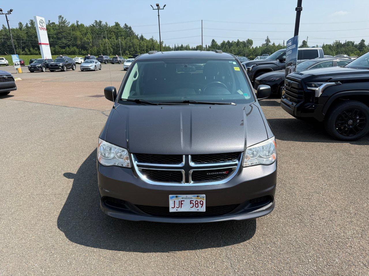2015 Dodge Grand Caravan SXT Photo1