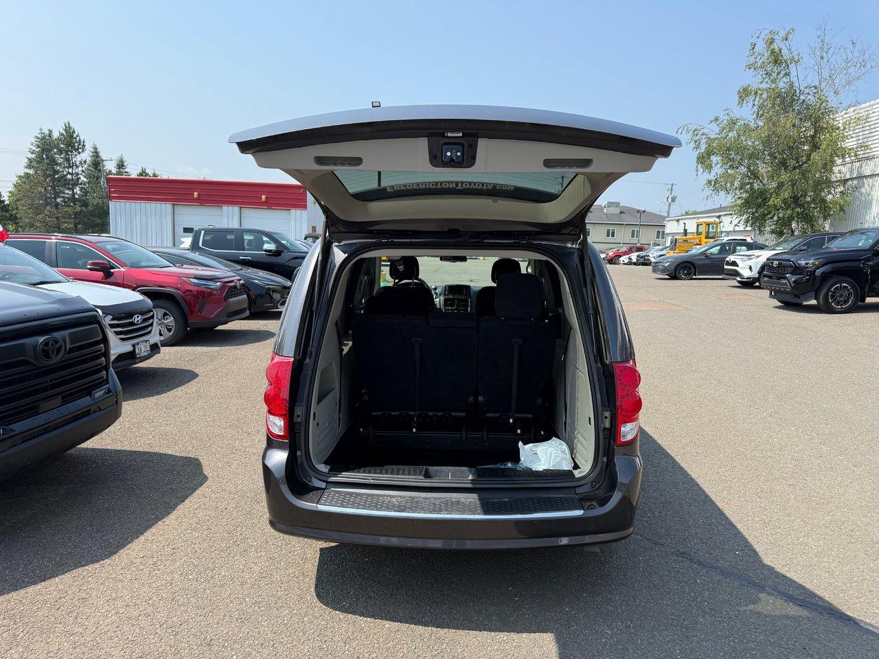 2015 Dodge Grand Caravan SXT Photo