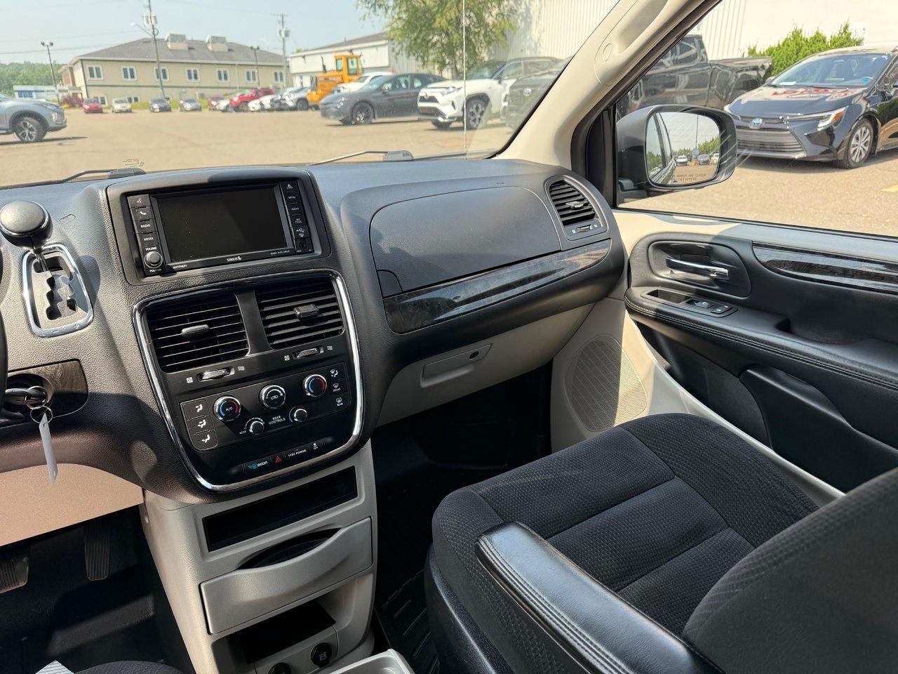 2015 Dodge Grand Caravan SXT Photo