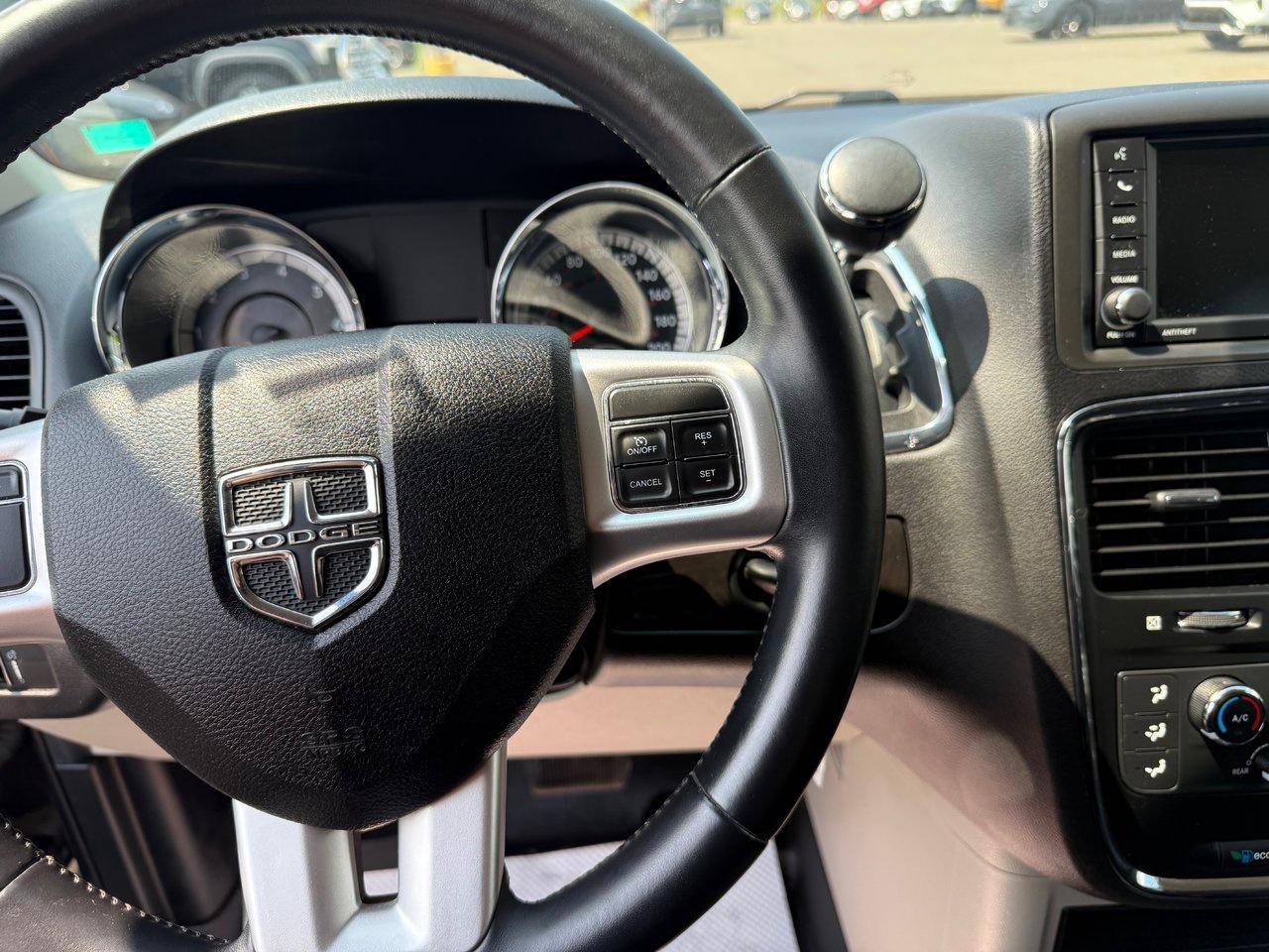 2015 Dodge Grand Caravan SXT Photo