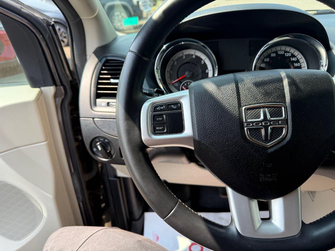 2015 Dodge Grand Caravan SXT Photo