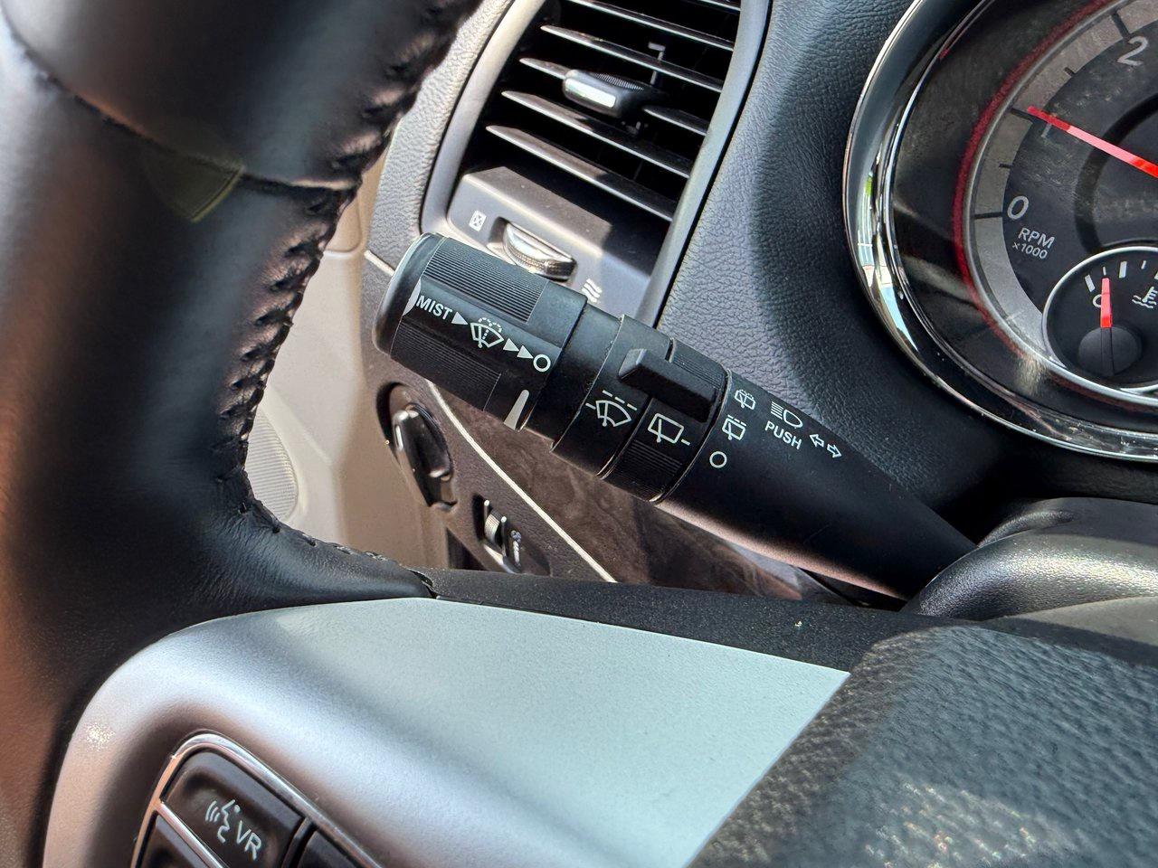 2015 Dodge Grand Caravan SXT Photo