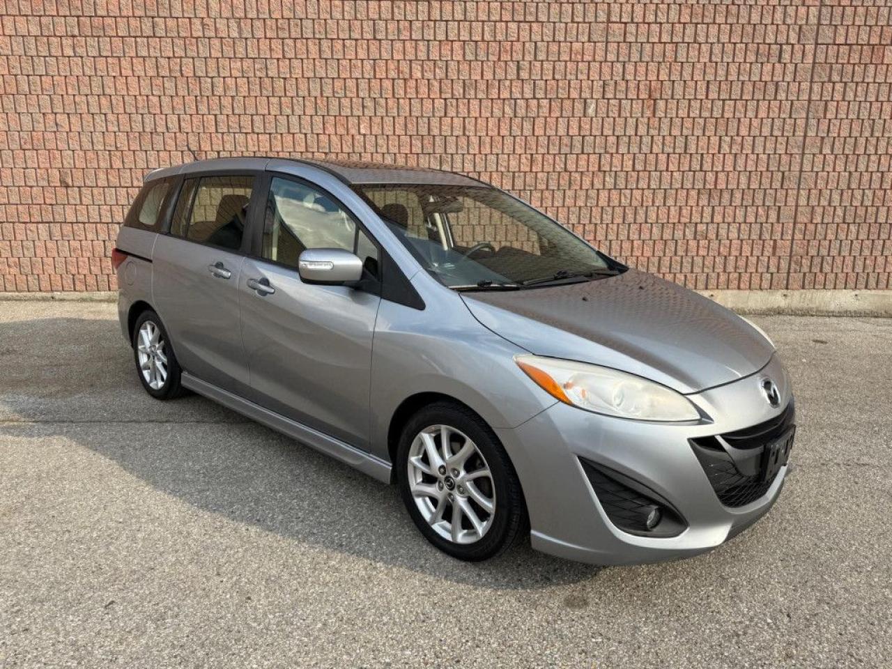 2014 Mazda MAZDA5 GS | ONE OWNER | CLEAN CARFAX | SUNROOF | 6 PASS | HEATED SEATS | BLUETOOTH | - Photo #9