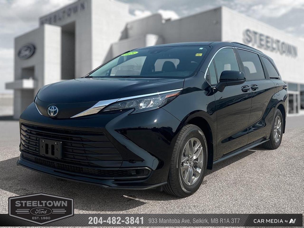 Used 2025 Toyota Sienna LE  - Low Mileage for sale in Selkirk, MB
