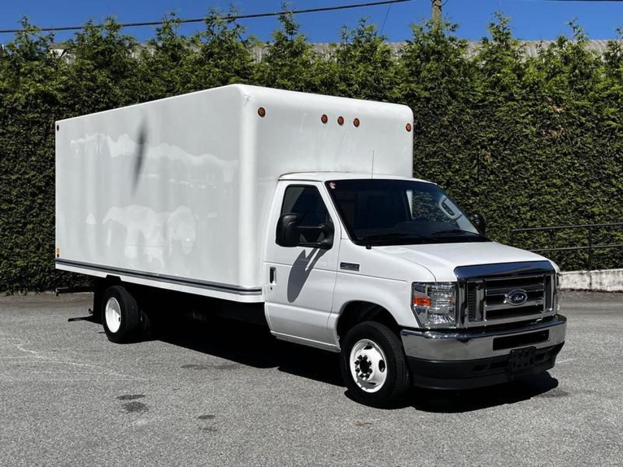 Used 2021 Ford Econoline E-450 Super Duty 16-Foot Cube Van with Ramp for sale in Burnaby, BC