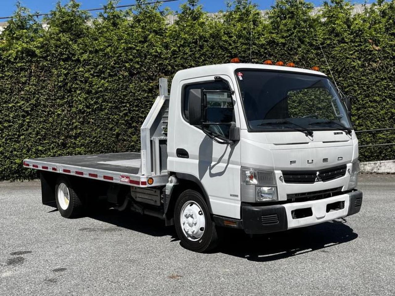 Used 2013 Mitsubishi Fuso FE160 14-Foot Flatdeck Diesel for sale in Burnaby, BC