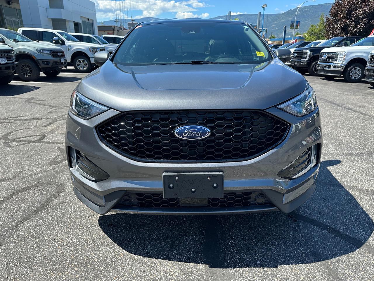 2023 Ford Edge SEL Photo1