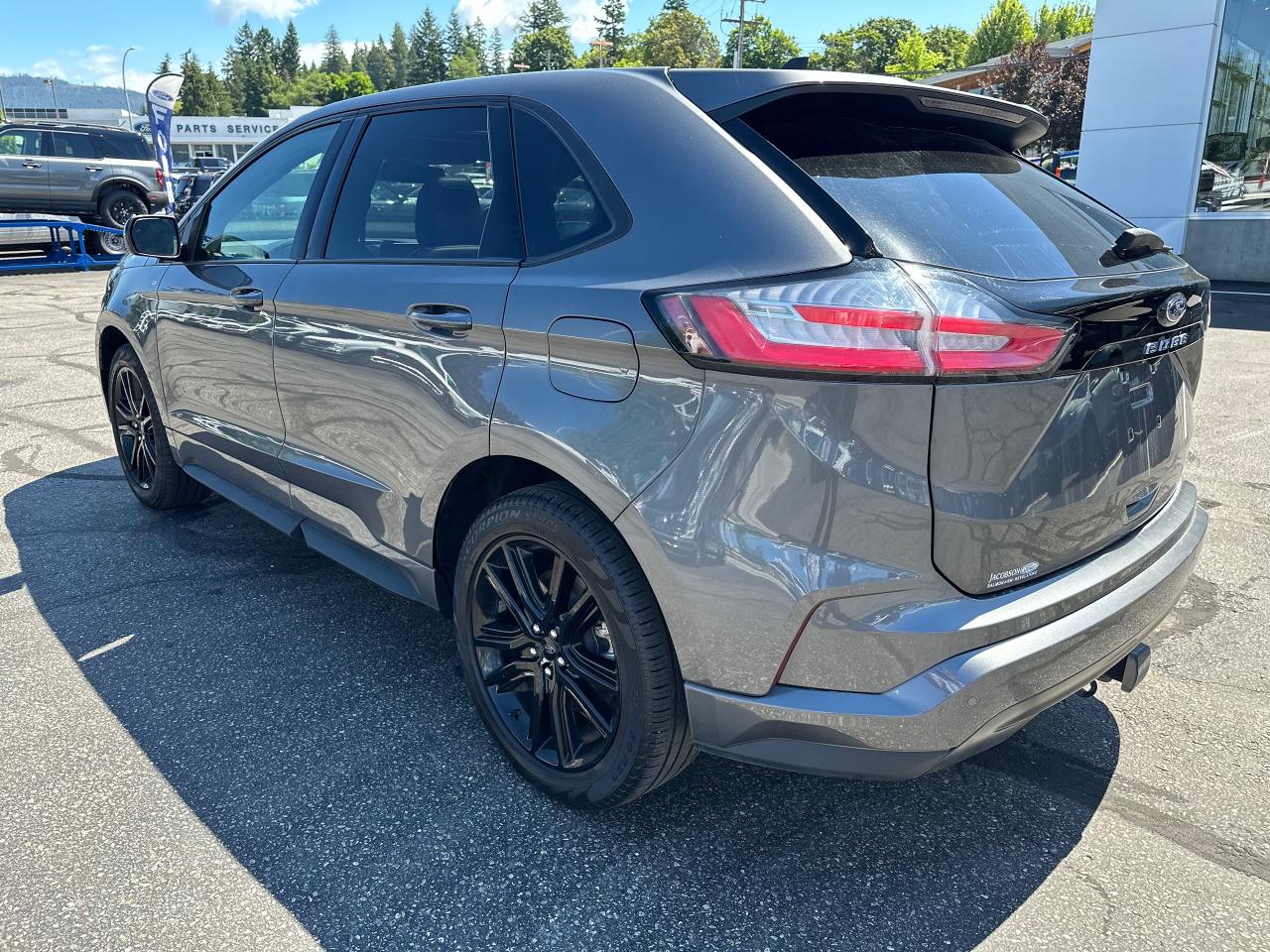 2023 Ford Edge SEL Photo5