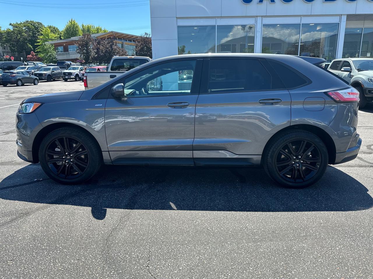 2023 Ford Edge SEL Photo5