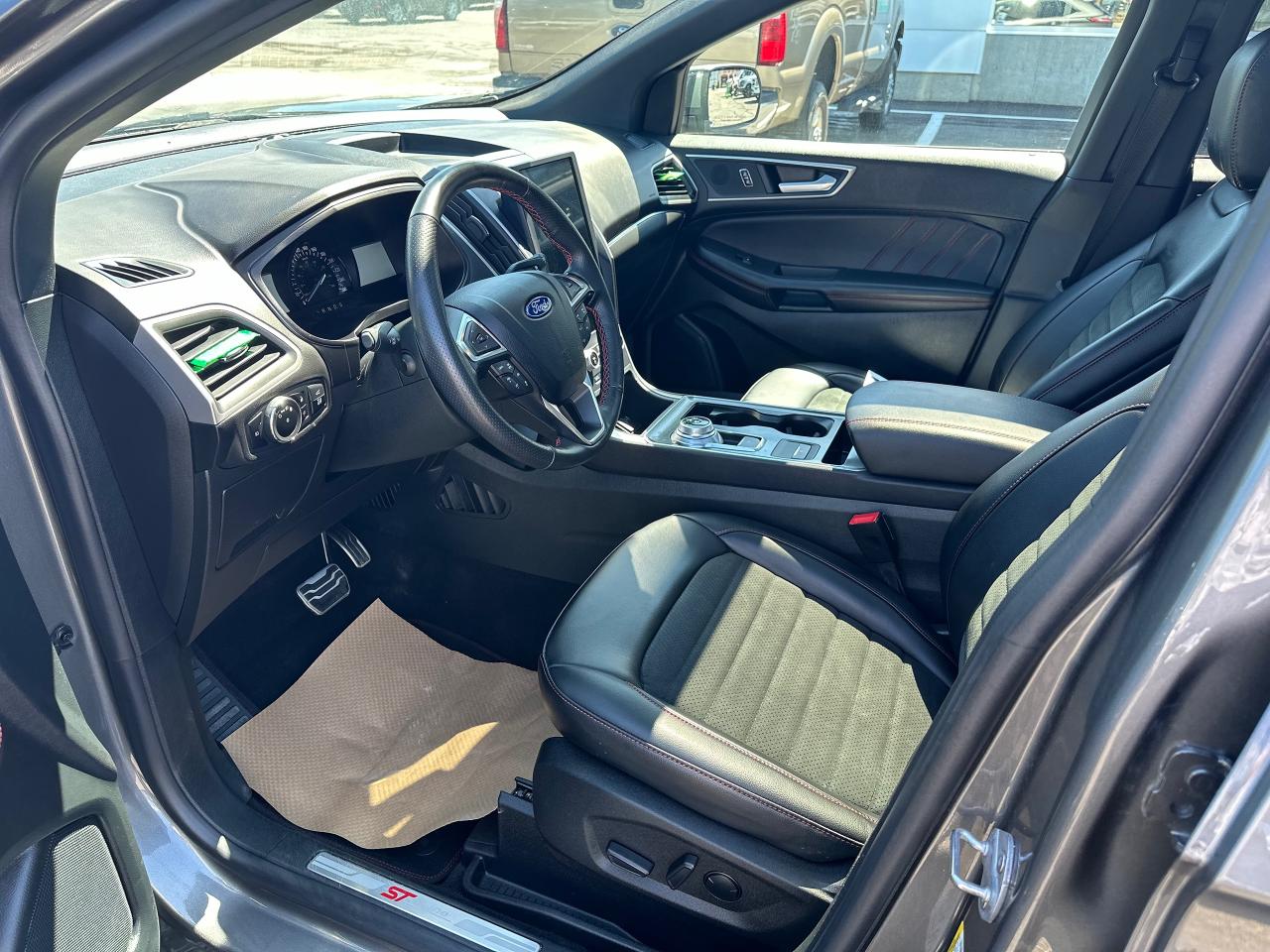 2023 Ford Edge SEL Photo5