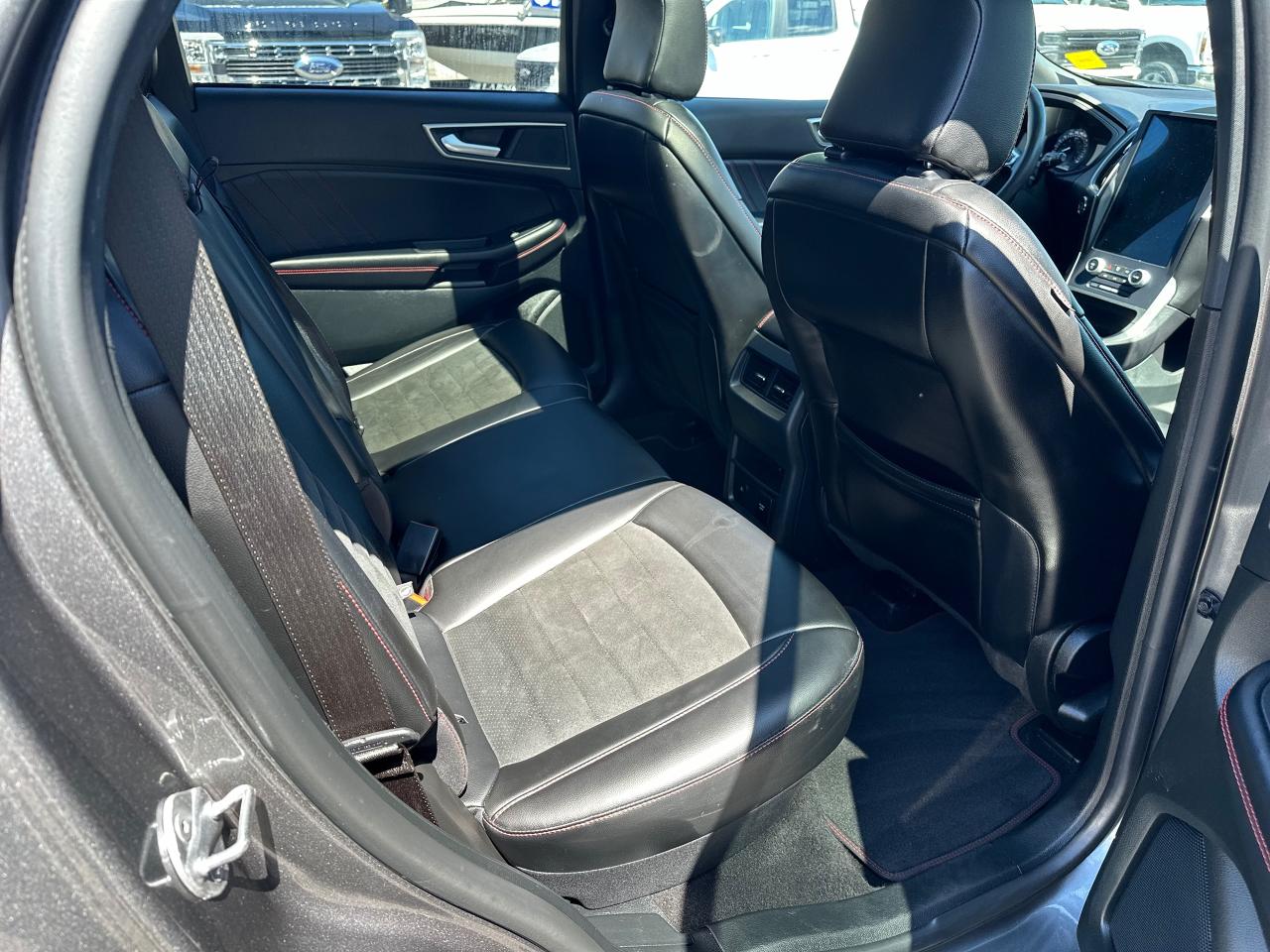 2023 Ford Edge SEL Photo5