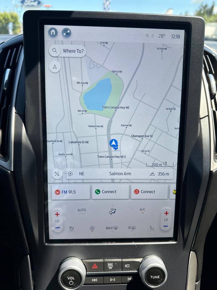 2023 Ford Edge SEL Photo5