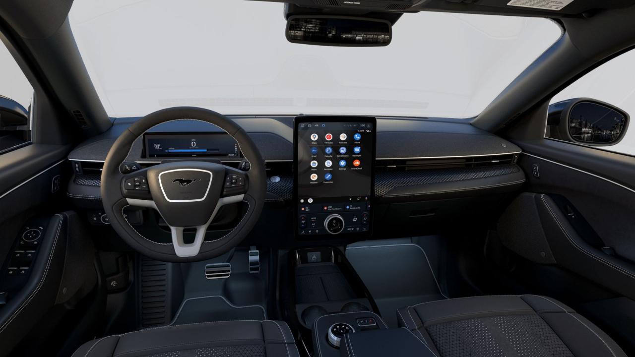 2024 Ford Mustang Mach-E GT Photo5