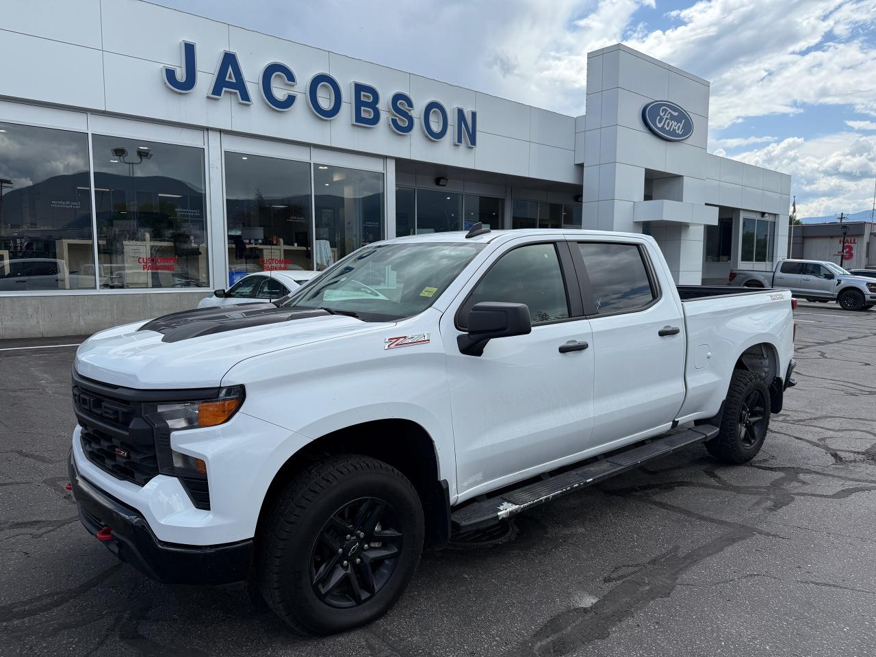 2022 Chevrolet Silverado 1500 Custom Trail Boss Photo0