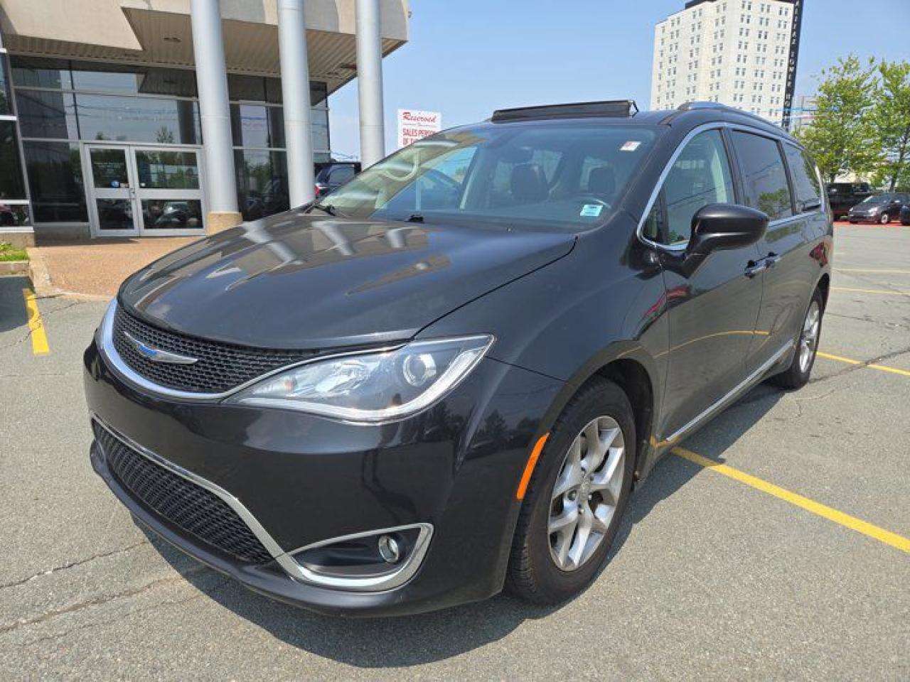 Used 2018 Chrysler Pacifica Touring-L Plus for sale in Halifax, NS
