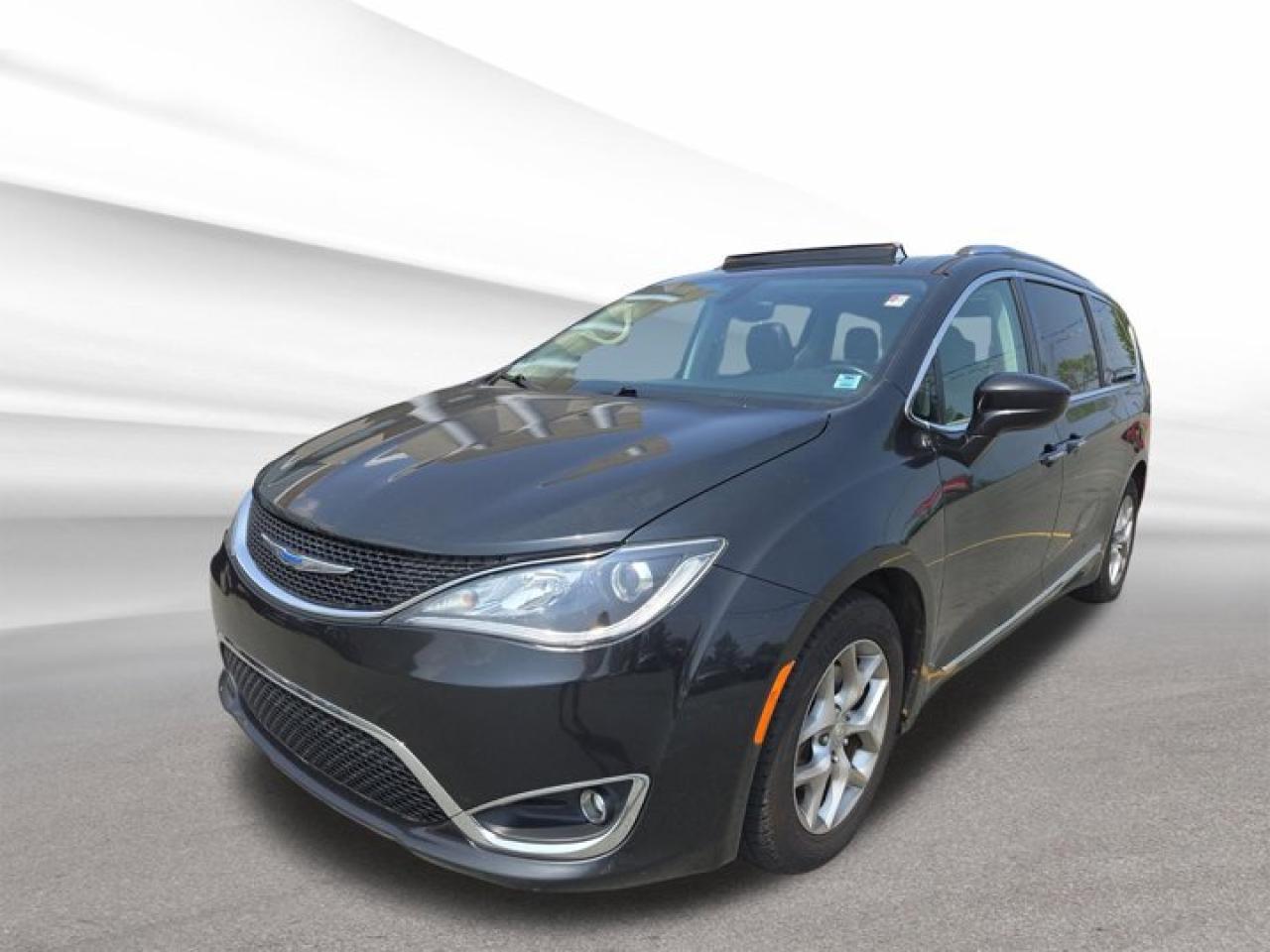Used 2018 Chrysler Pacifica Touring-L Plus for sale in Halifax, NS