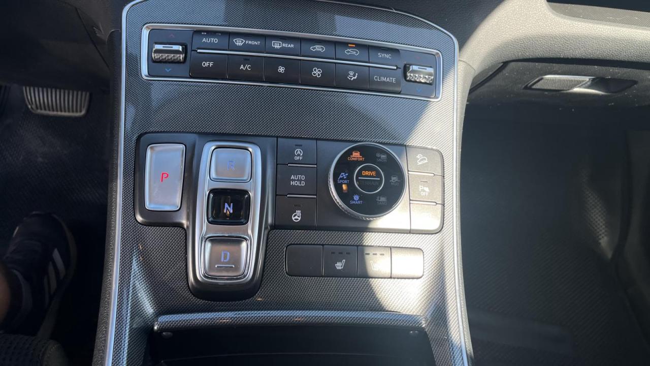 2022 Hyundai Santa Fe Preferred Photo