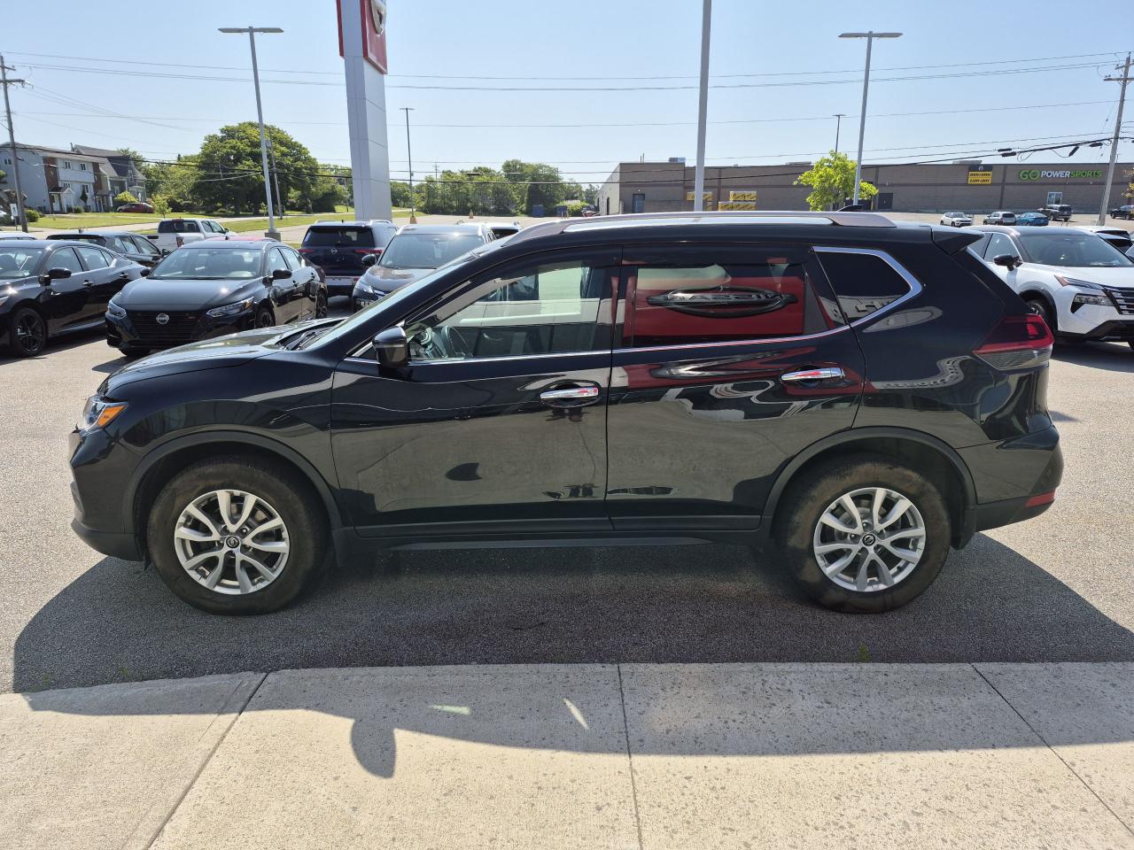 2020 Nissan Rogue Special Edition Photo3