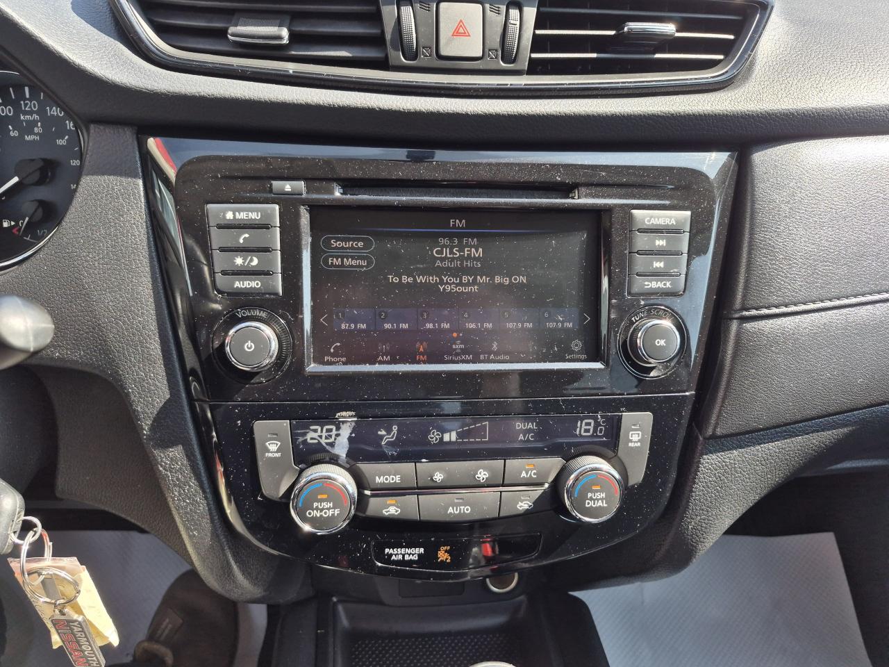 2020 Nissan Rogue Special Edition Photo9