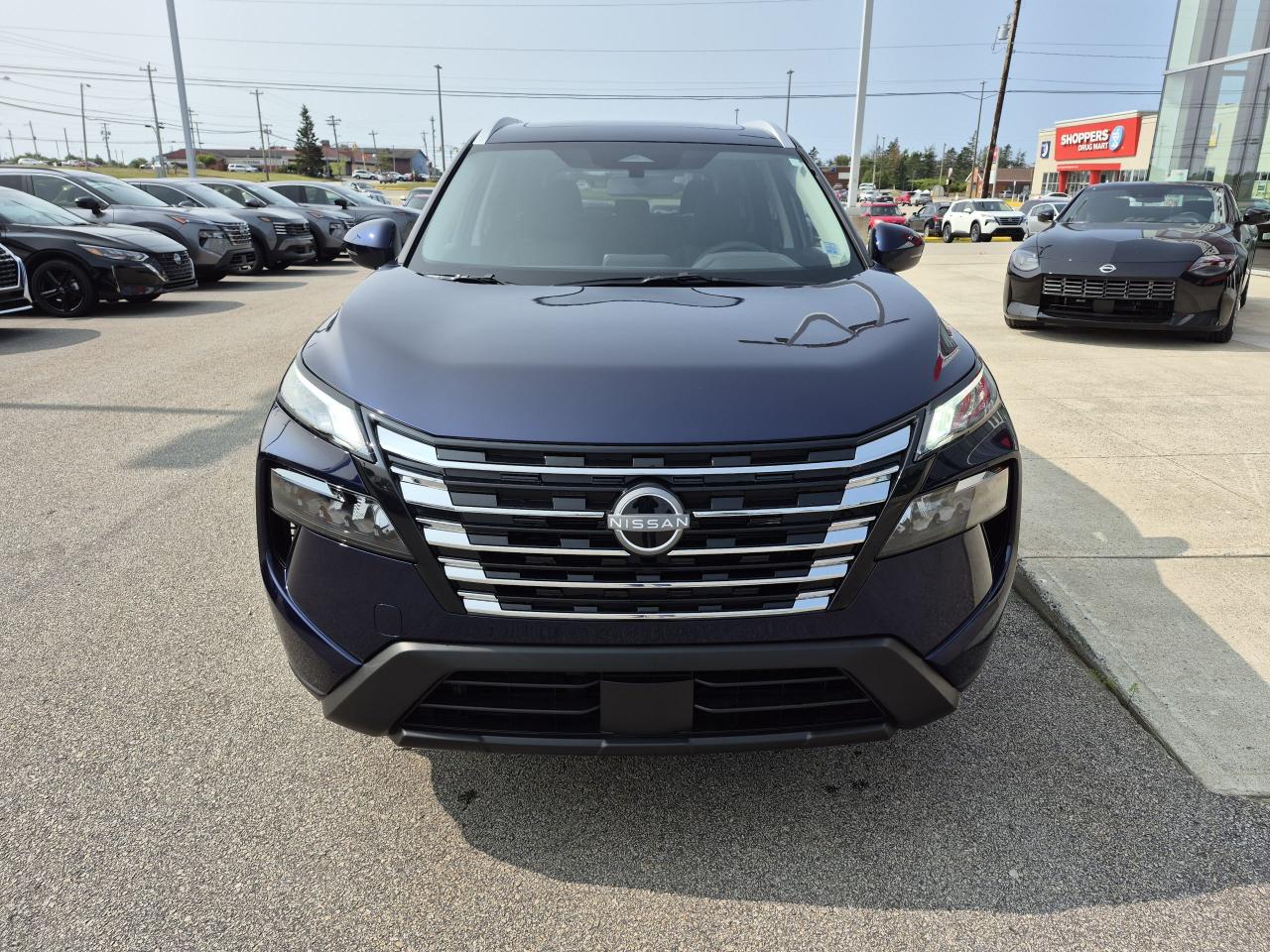 2025 Nissan Rogue SV MOONROOF Photo2