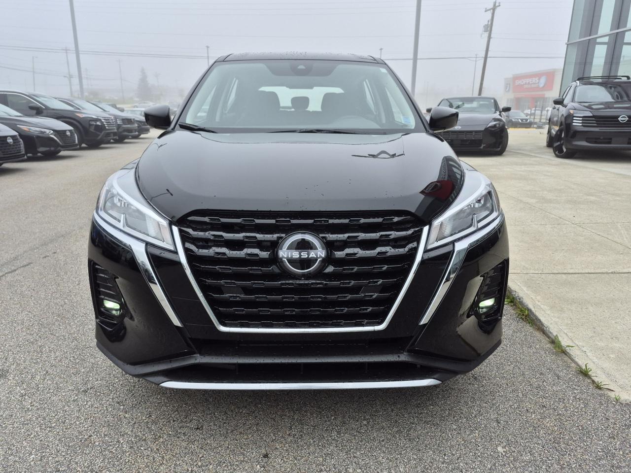 2025 Nissan Kicks Play S FWD Photo2