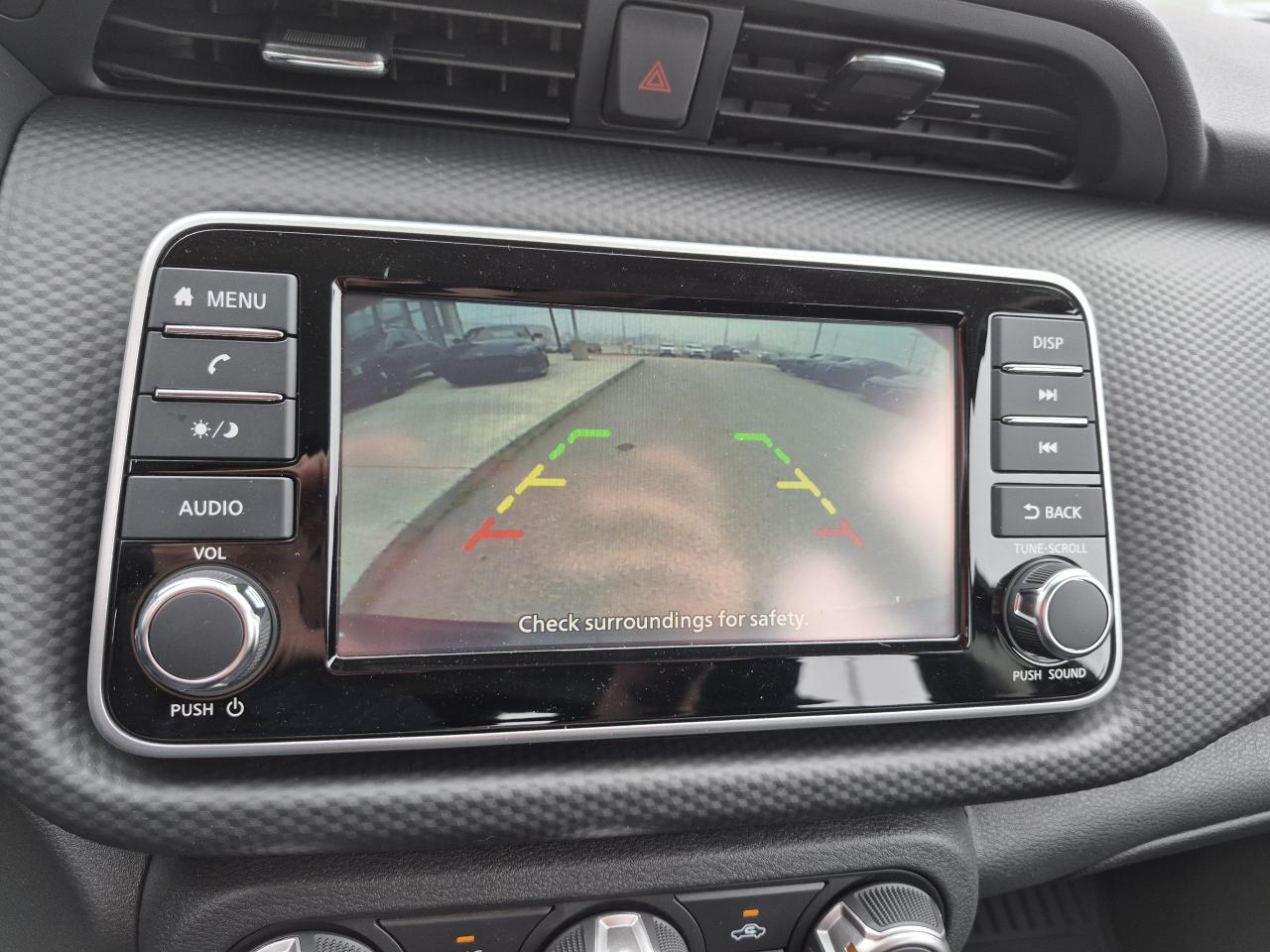 2025 Nissan Kicks Play S FWD Photo10