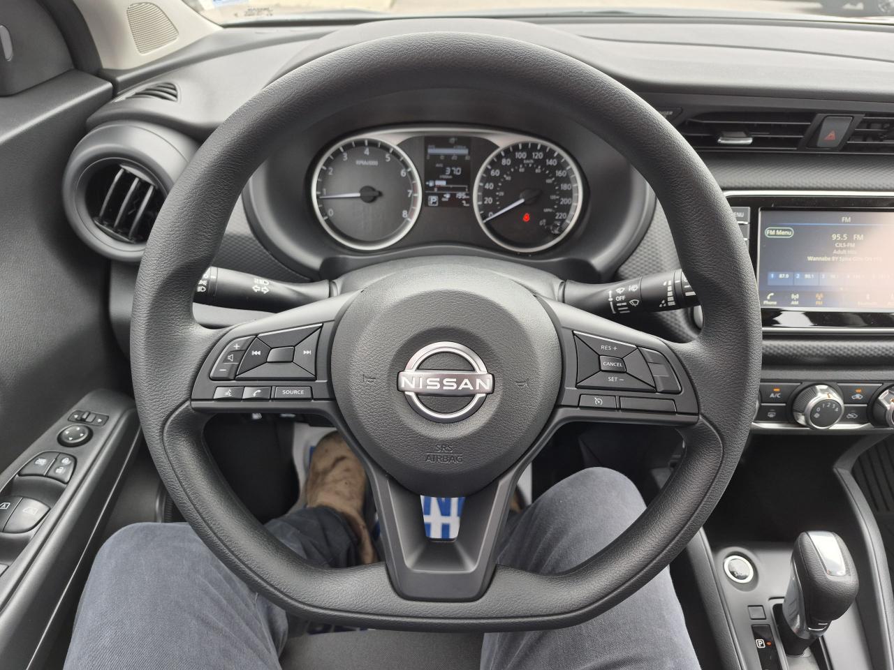 2025 Nissan Kicks Play S FWD Photo7