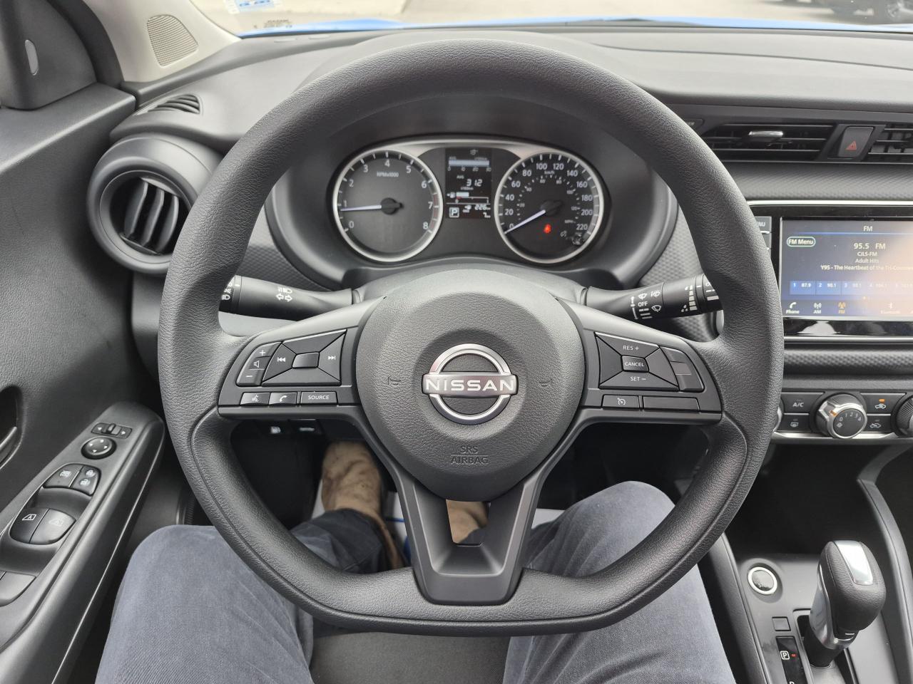 2025 Nissan Kicks Play S FWD Photo23