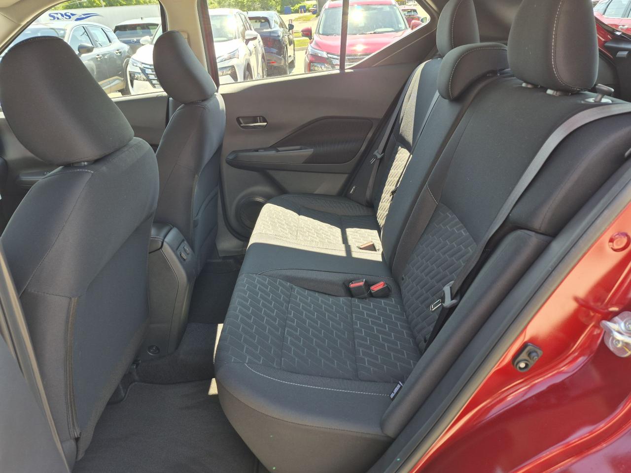 2025 Nissan Kicks Play SV FWD Photo11