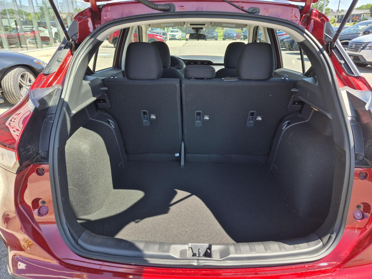 2025 Nissan Kicks Play SV FWD Photo13