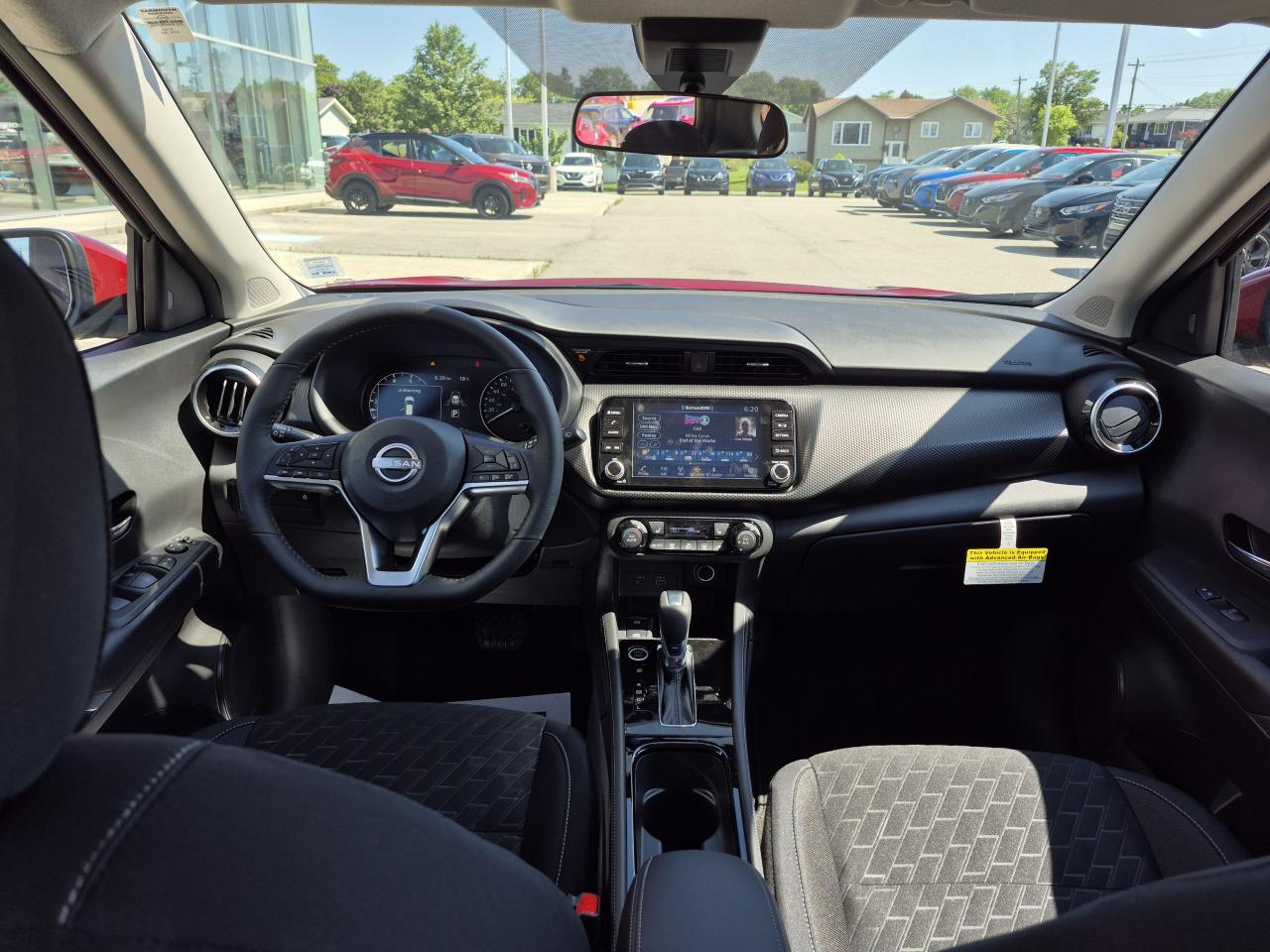 2025 Nissan Kicks Play SV FWD Photo12
