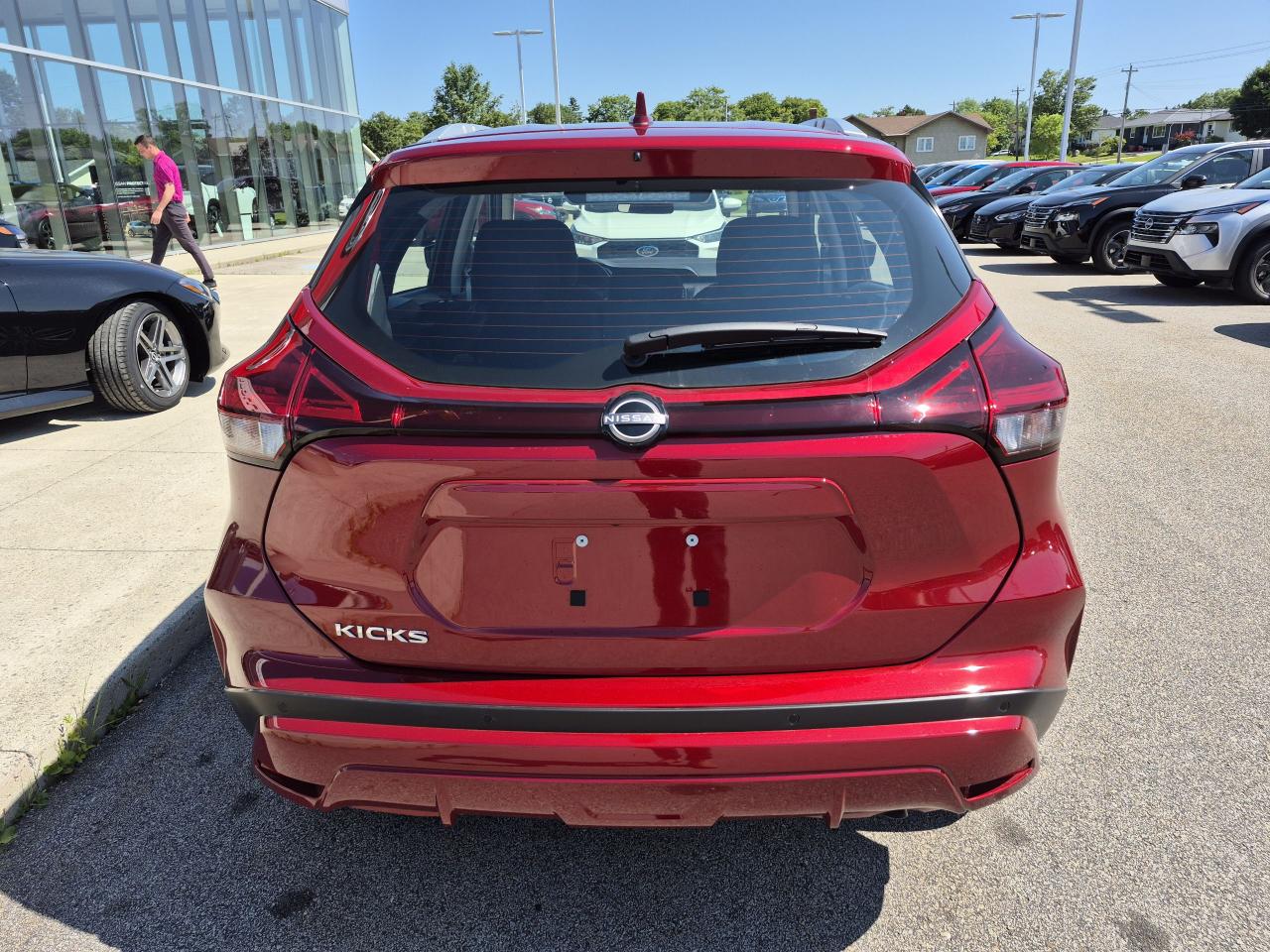 2025 Nissan Kicks Play SV FWD Photo4