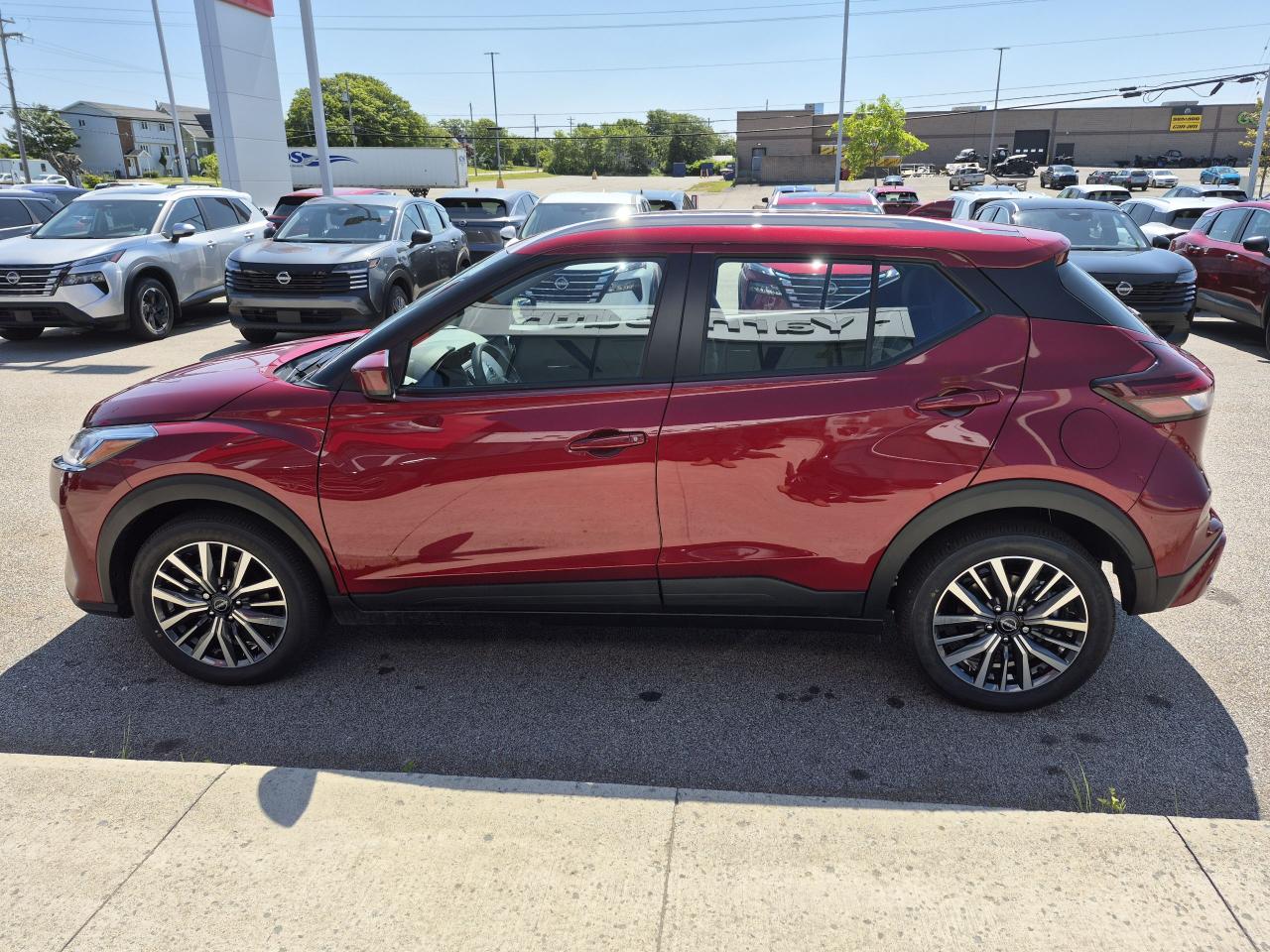 2025 Nissan Kicks Play SV FWD Photo3