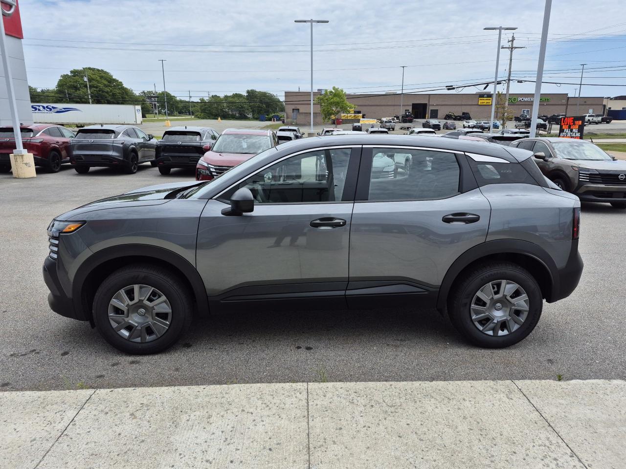 2025 Nissan Kicks S FWD Photo18