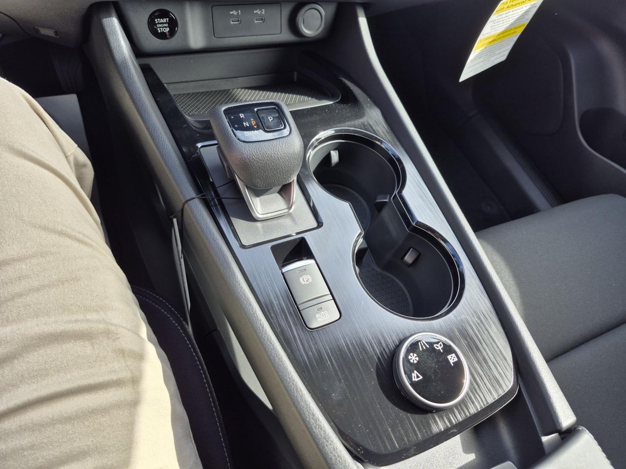 2025 Nissan Rogue S Photo27